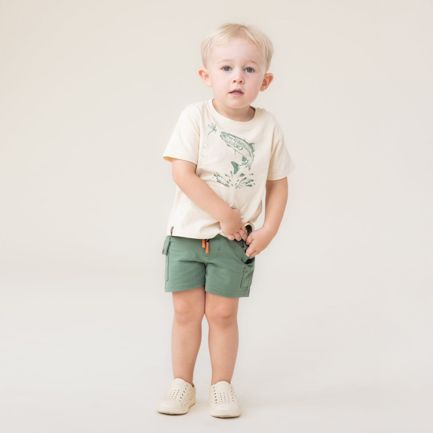 Two-piece t-shirt set with bib for baby boy, ivory